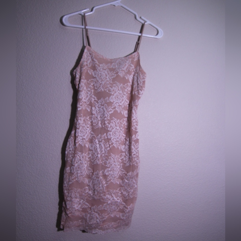 Forever 21, mini body in dress. Size small